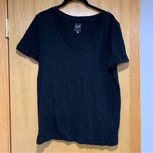 Gap Black V-Neck T-Shirt - Size Medium Tall